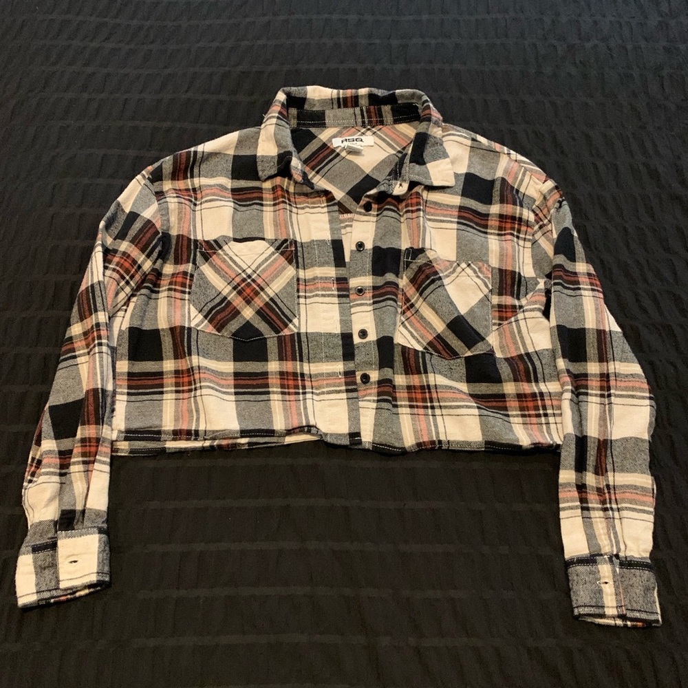RSQ Cropped Black Red Plaid Button Down Shirt 
Size - Medium